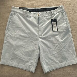 Men’s vineyard vines blue and white striped shorts